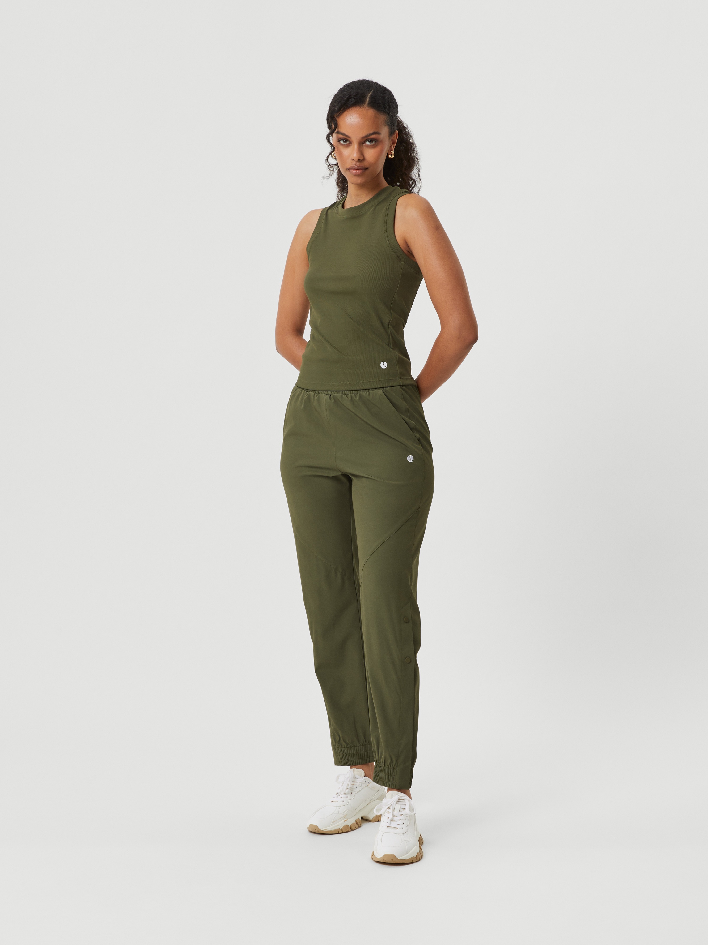 Amazon.com: Nike Sportswear Women's Woven Jogger Pants (as1, Alpha, s,  Regular, Regular, 100% Polyester, Regular) : Sports & Outdoors